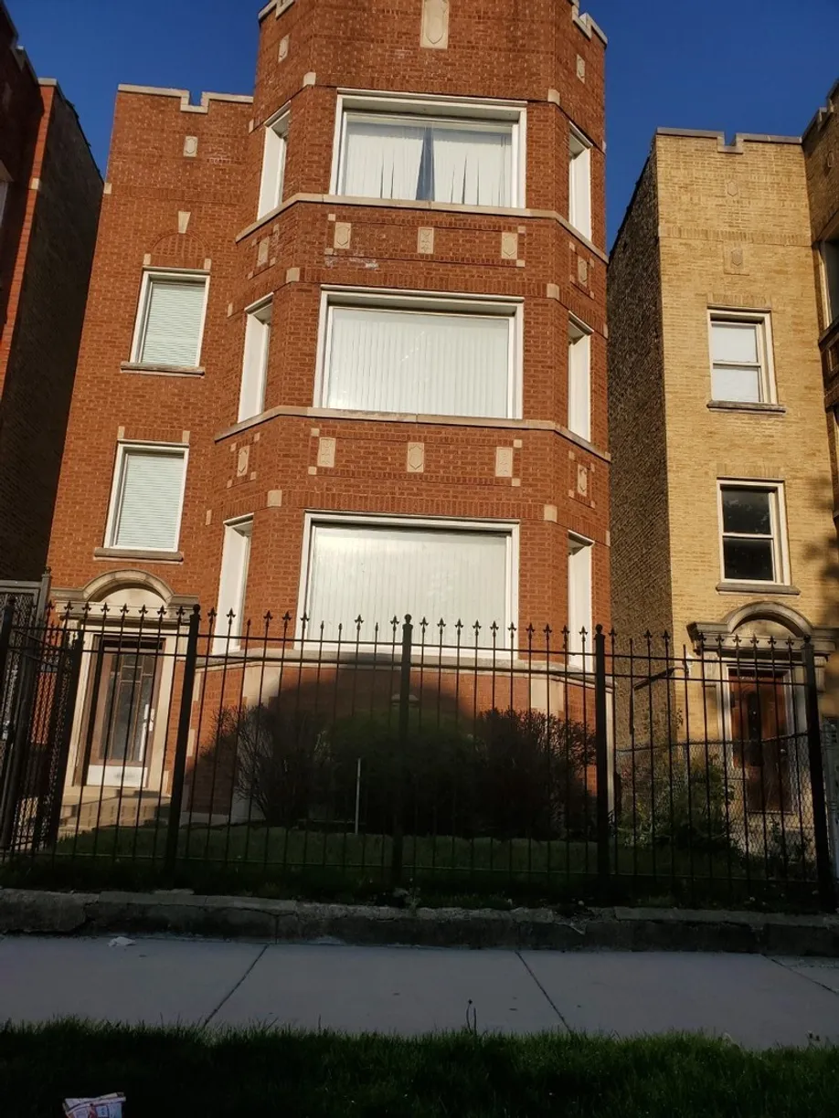 Chicago Real Estate | View , 2 | 3 Beds, 1 Bath