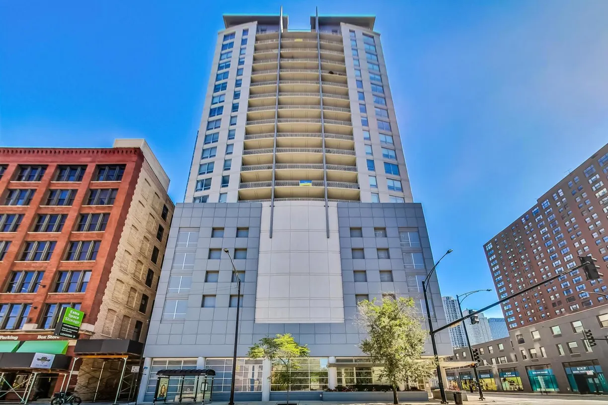 Chicago Real Estate | View 330 W Grand Avenue, 1305 | 1 Bath