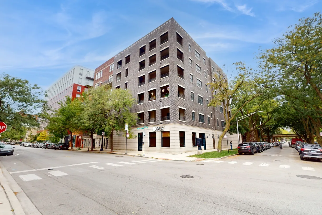 Chicago Real Estate | View 340 W Evergreen Avenue