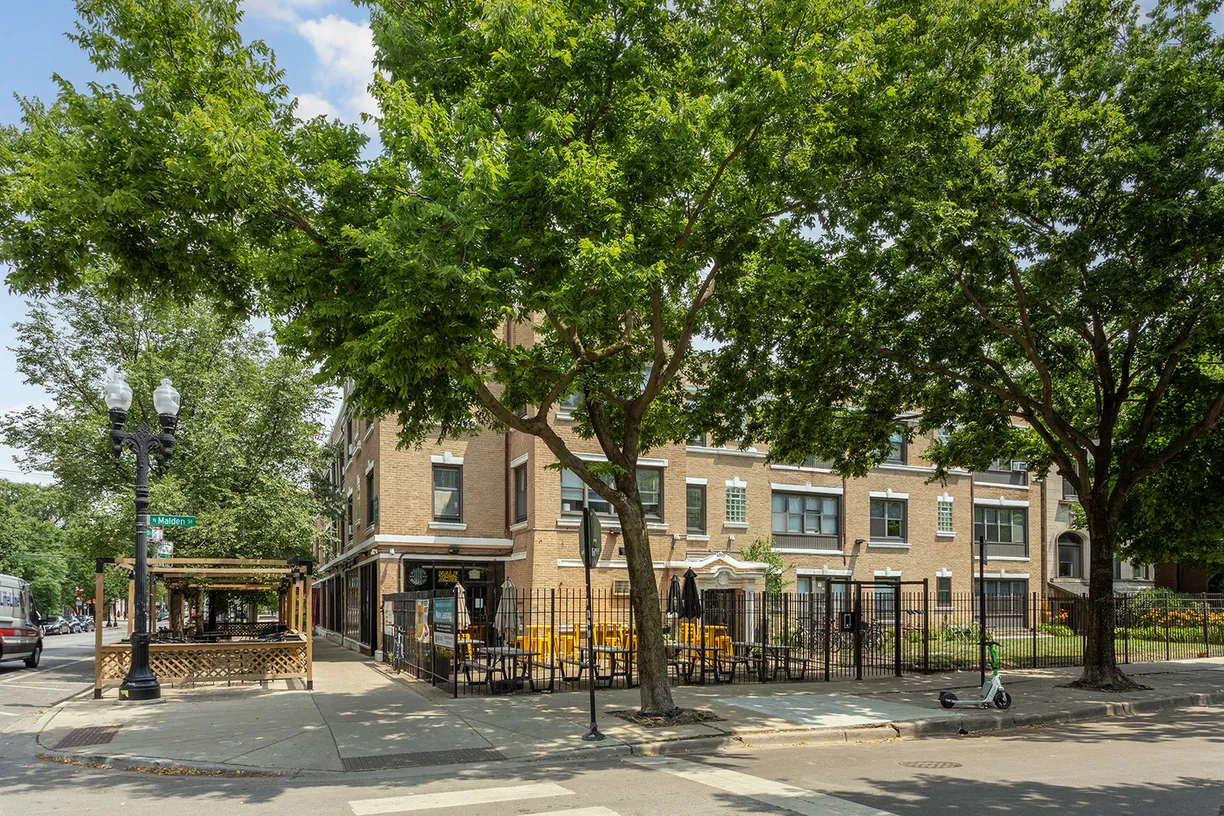 Chicago Real Estate | View 4555 N Malden Street, 211 | 1 Bath