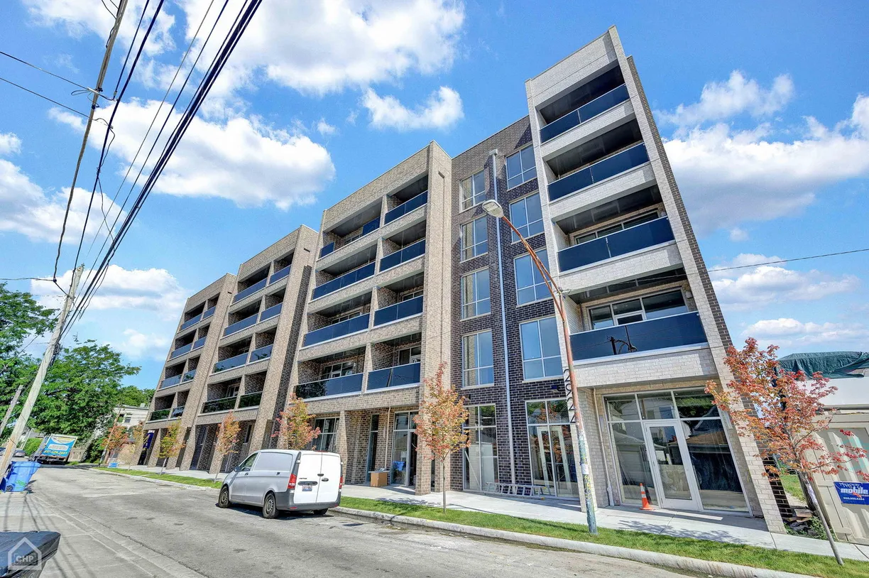 Chicago Real Estate | View 2924 W Medill Avenue, 303 | 2 Beds, 2 Baths