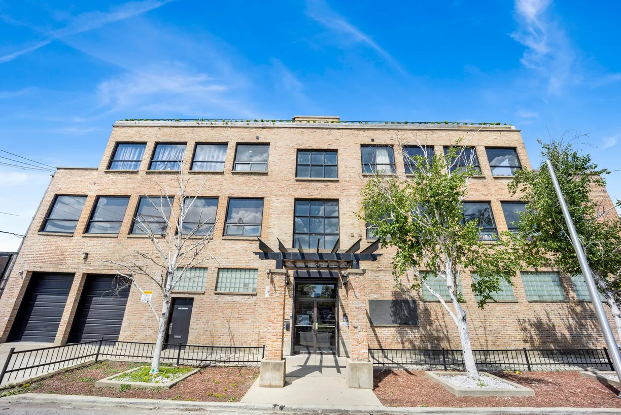 Chicago Real Estate | View 2701 W Fulton Street, PENTHOUSE | Listing