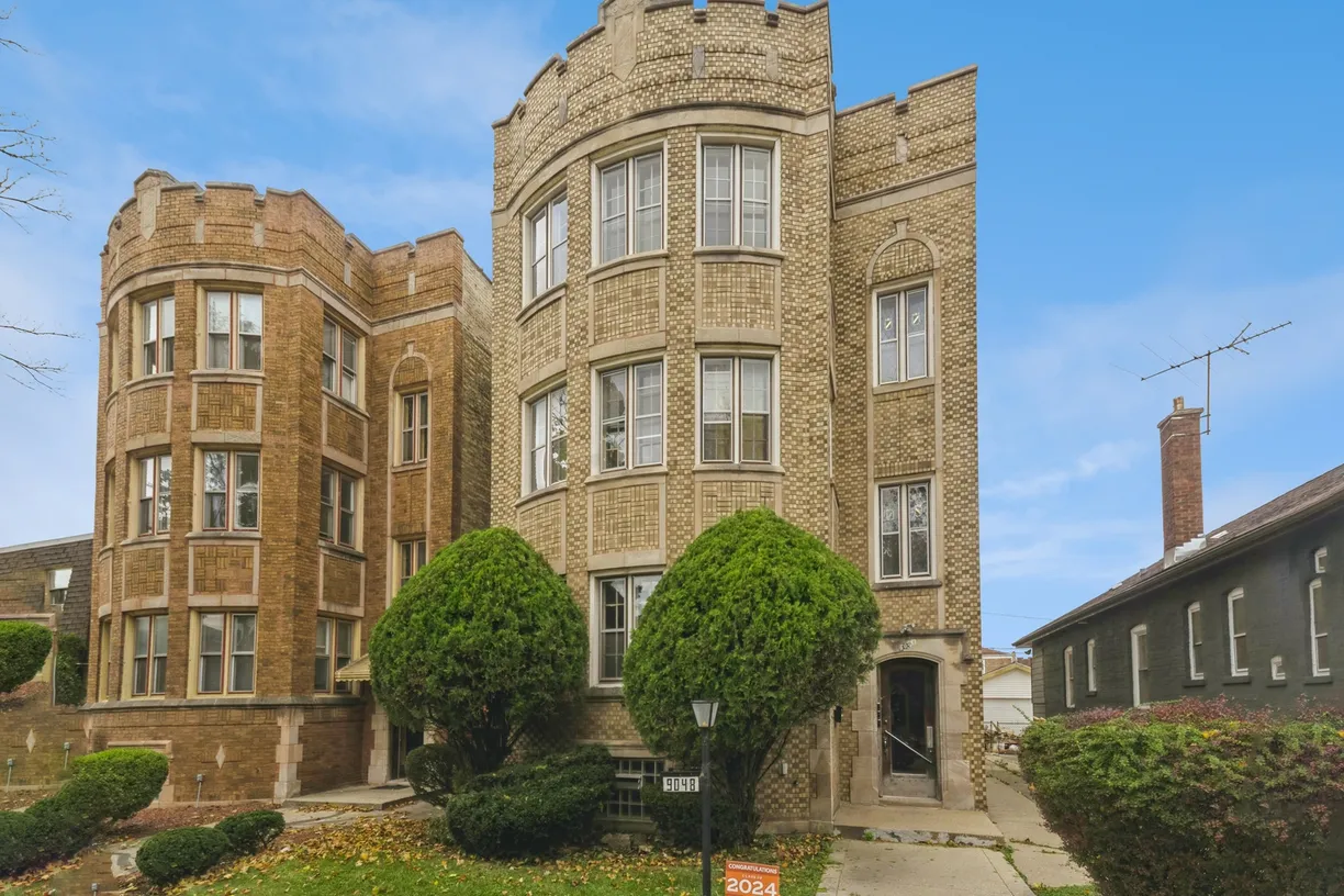 Chicago Real Estate | View 9048 S Laflin Street, 3 | 3 Beds, 2 Baths