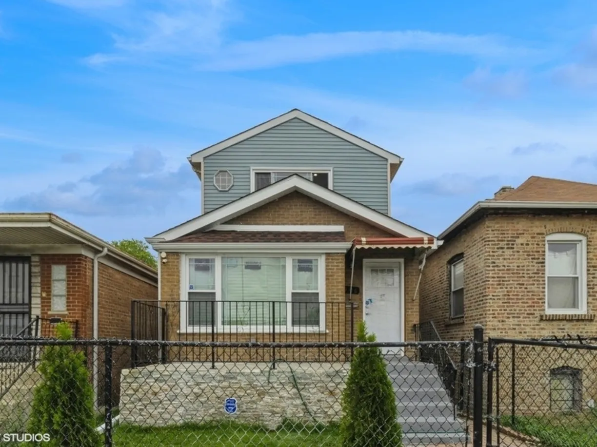 Chicago Real Estate | View 9316 S LaFayette Avenue | 4 Beds, 3 Baths