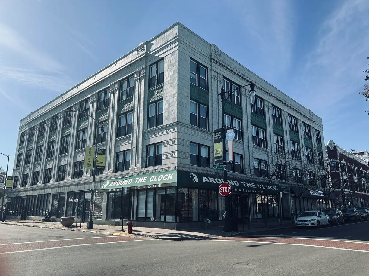 Chicago Real Estate | View 1607 W Howard Street, 3RD-FLOOR-W