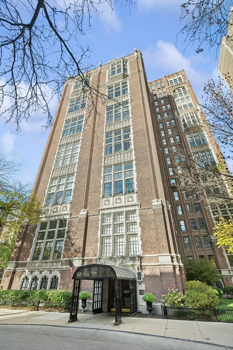 Chicago Real Estate | View 20 E CEDAR Street, 6D | 3 Beds, 3 Baths