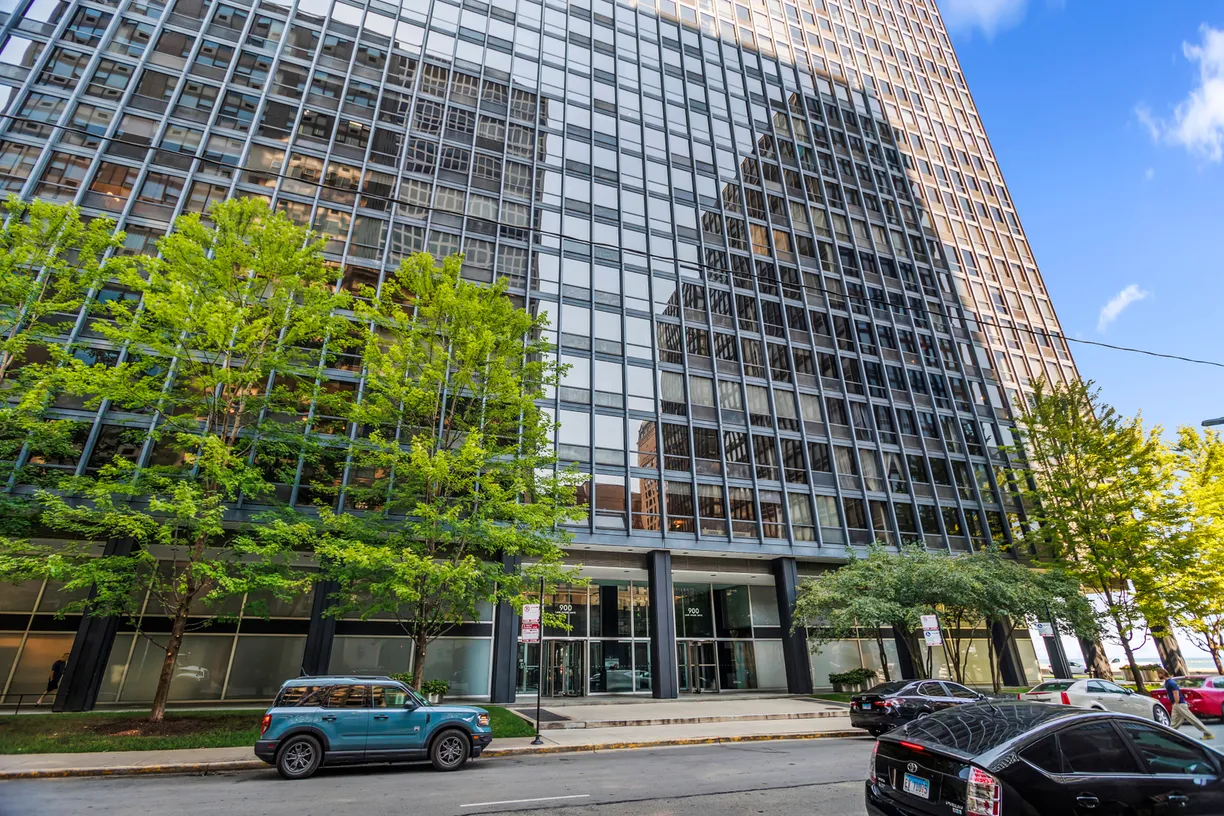 Chicago Real Estate | View 900 N LAKE SHORE Drive, 1210 | 1 Bed, 1 Bath