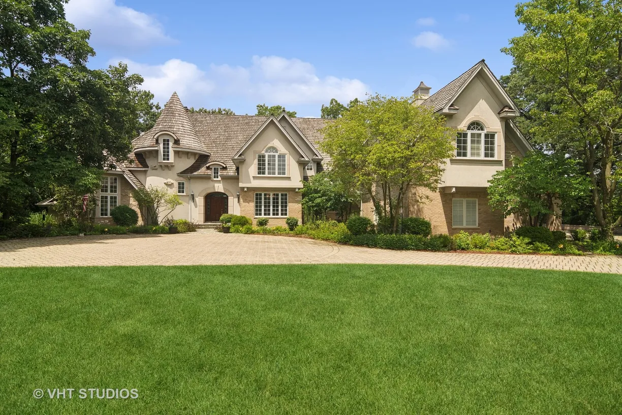 Chicago Real Estate | View 3740 Deerwood Drive | 4 Beds, 4 Baths