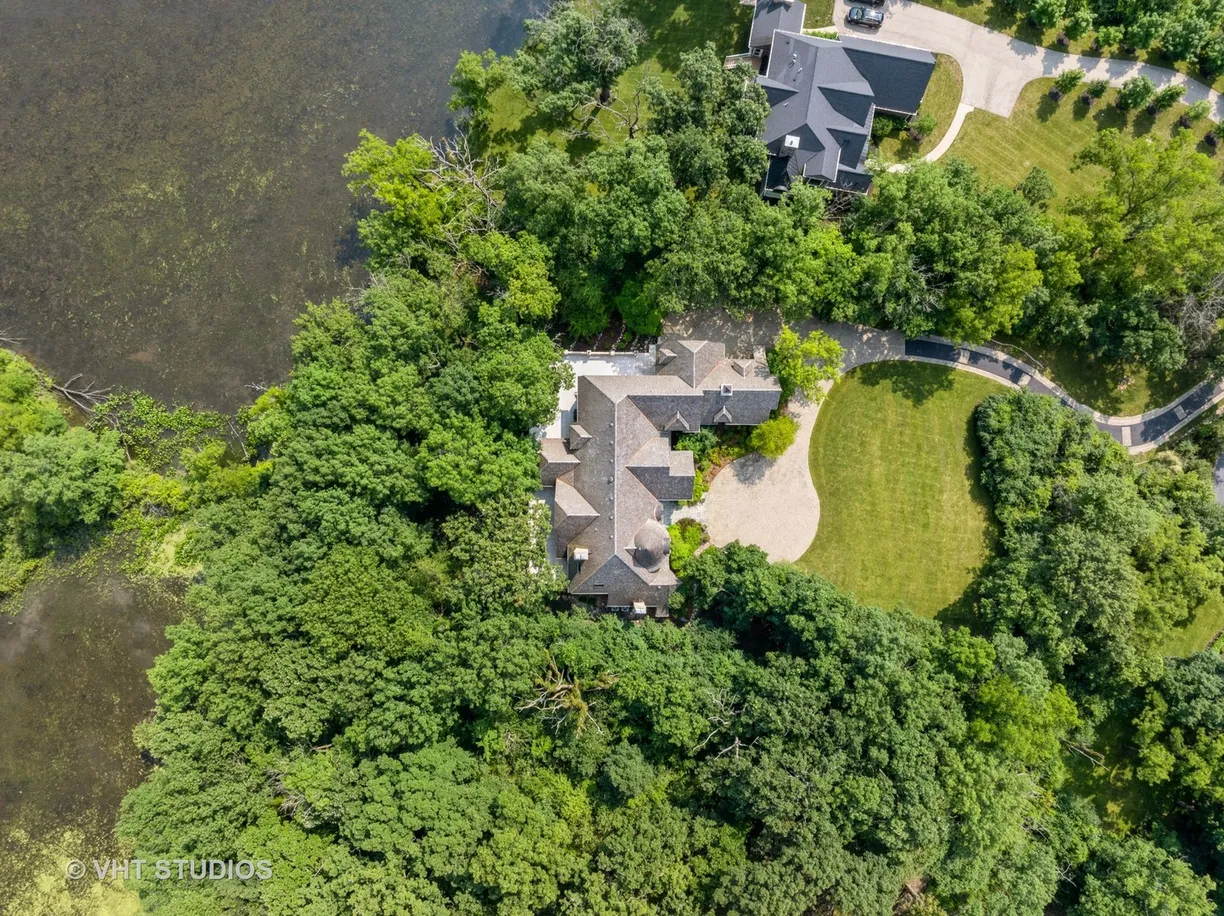 Chicago Real Estate | View 3740 Deerwood Drive | Listing