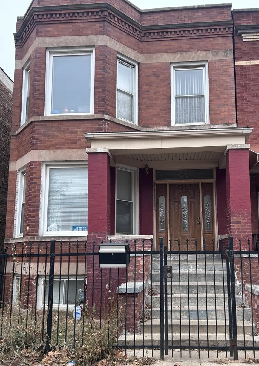 Chicago Real Estate | View 2820 W Flournoy Street | 5 Beds, 3 Baths