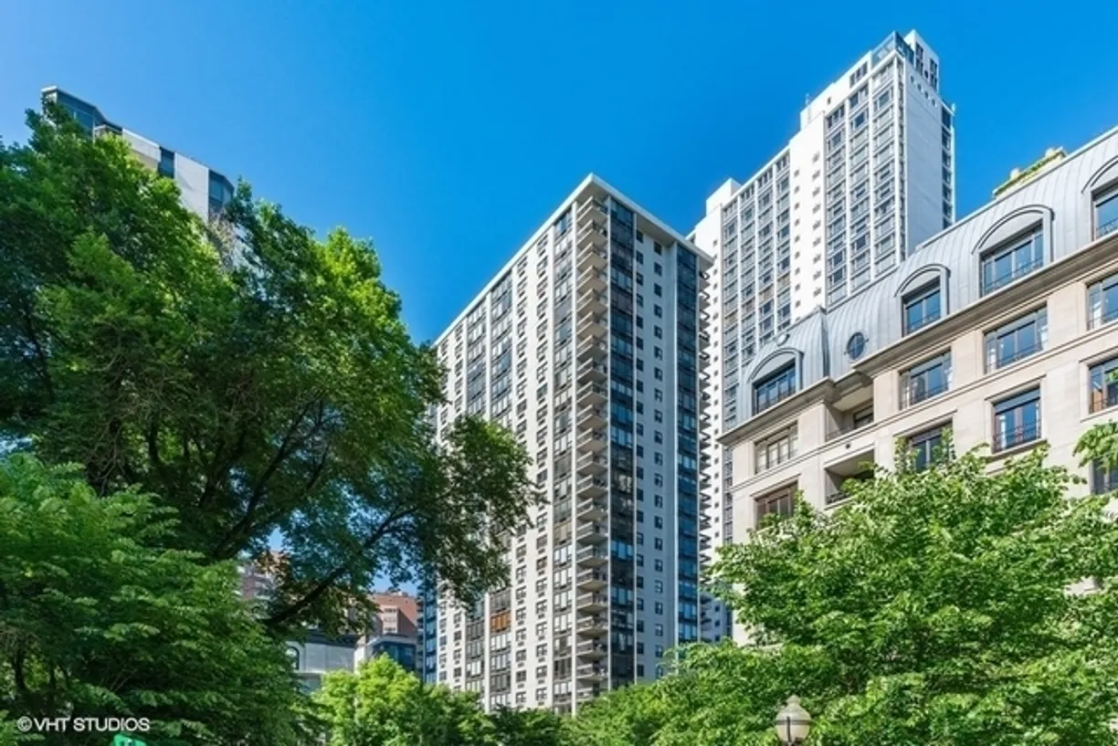Chicago Real Estate | View 1313 N Ritchie Court, 906 | 1 Bed, 1 Bath