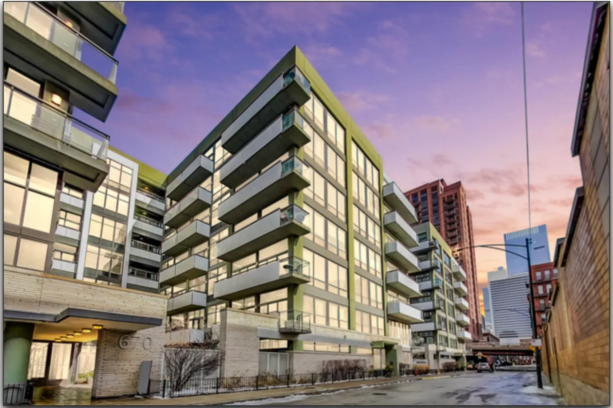 Chicago Real Estate | View 660 W Wayman Street, 103B | 2 Beds, 2 Baths