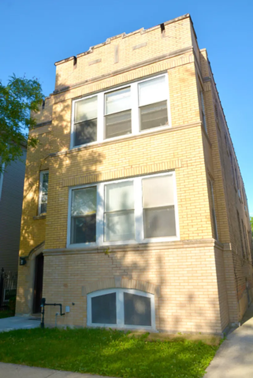 Chicago Real Estate | View 3707 N Sacramento Avenue, G | 3 Beds, 2 Baths