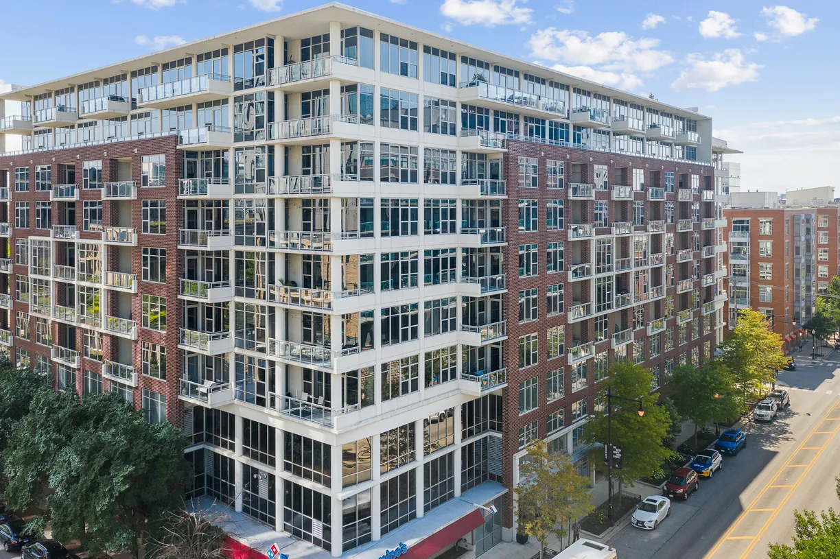 Chicago Real Estate | View 901 W Madison Street, 401 | 1 Bed, 1 Bath