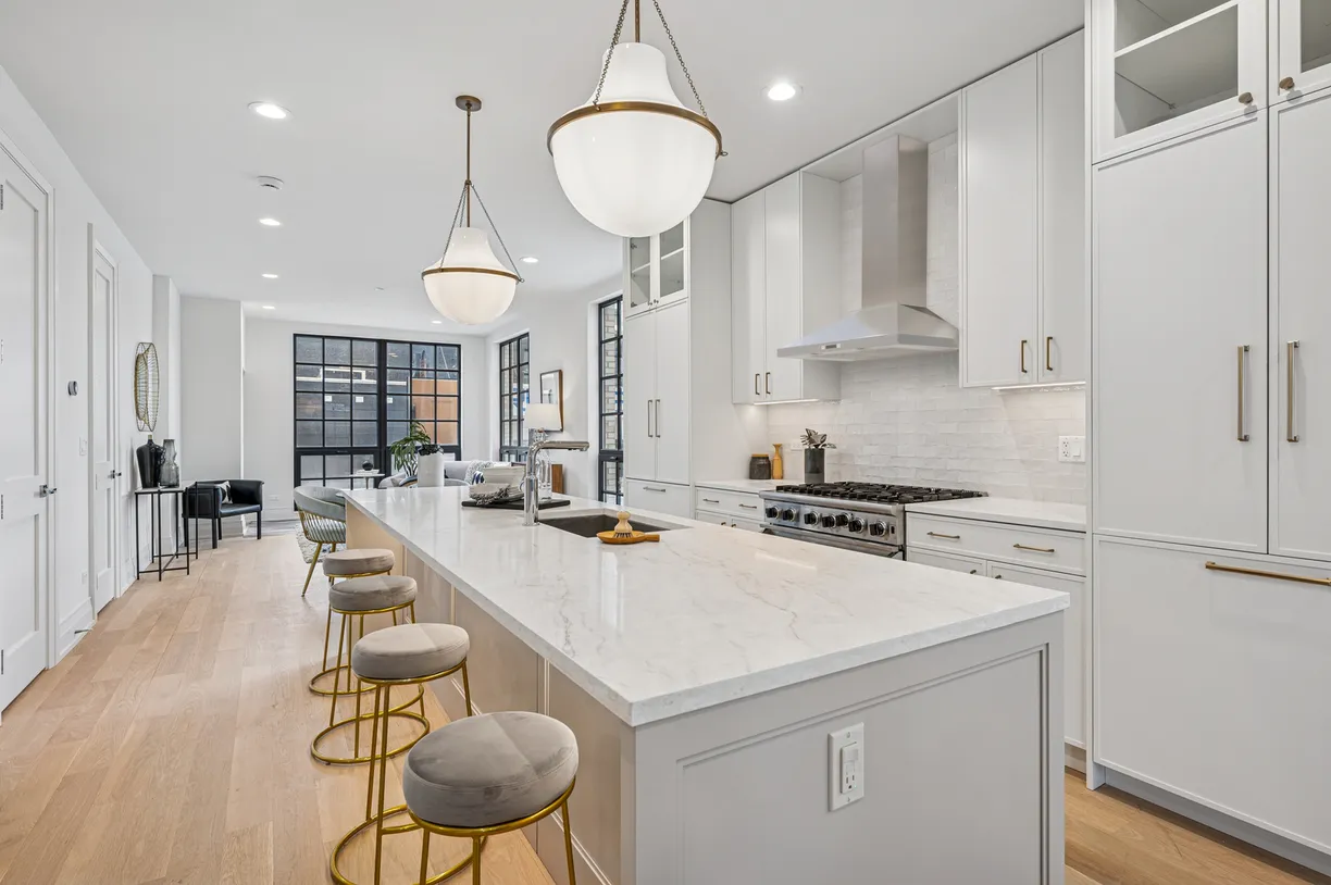 Chicago Real Estate | View 327 W Armitage Avenue, 1 | Listing