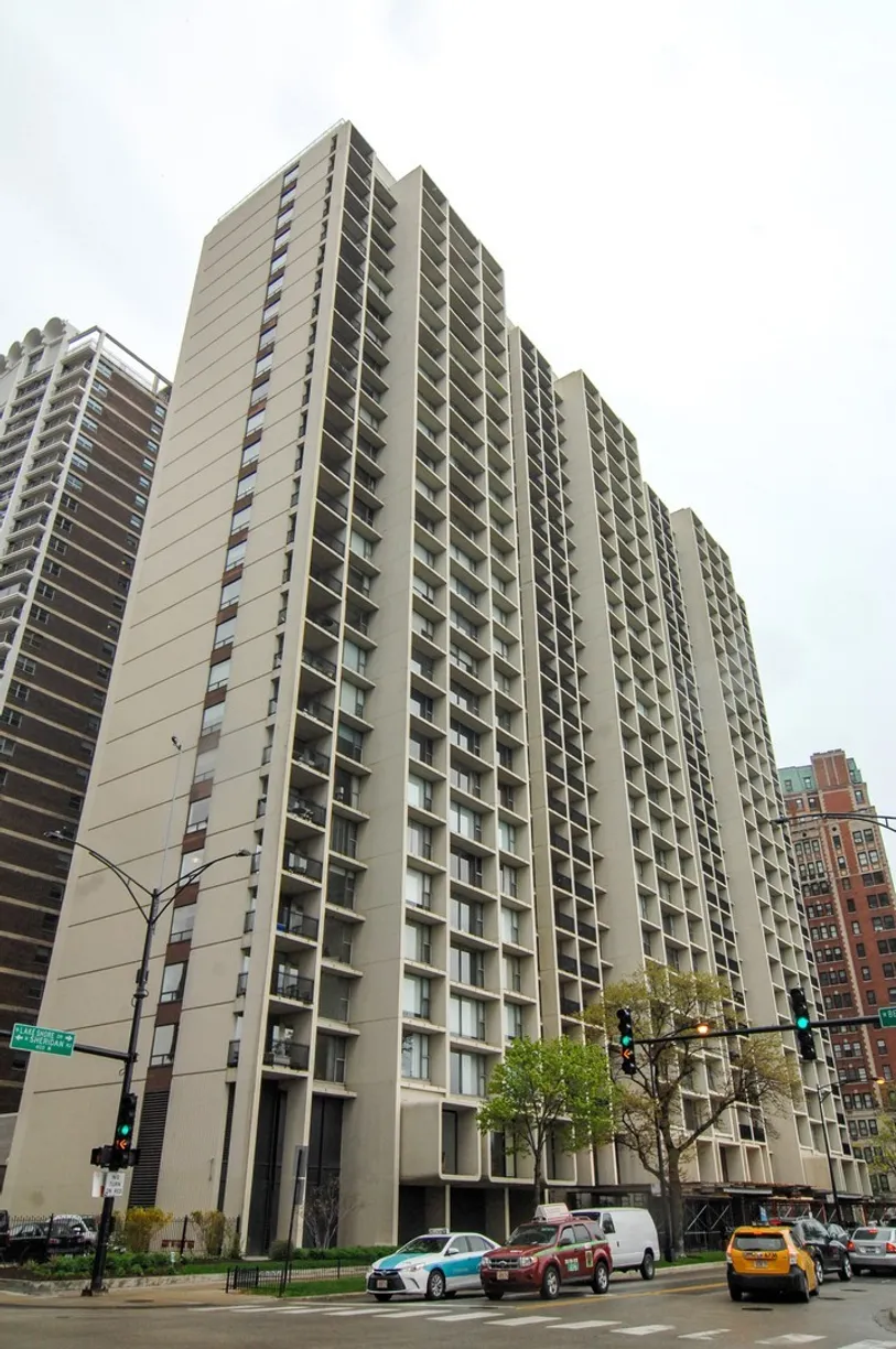 Chicago Real Estate | View 3200 N Lake Shore Drive, 506 | 2 Beds, 2 Baths