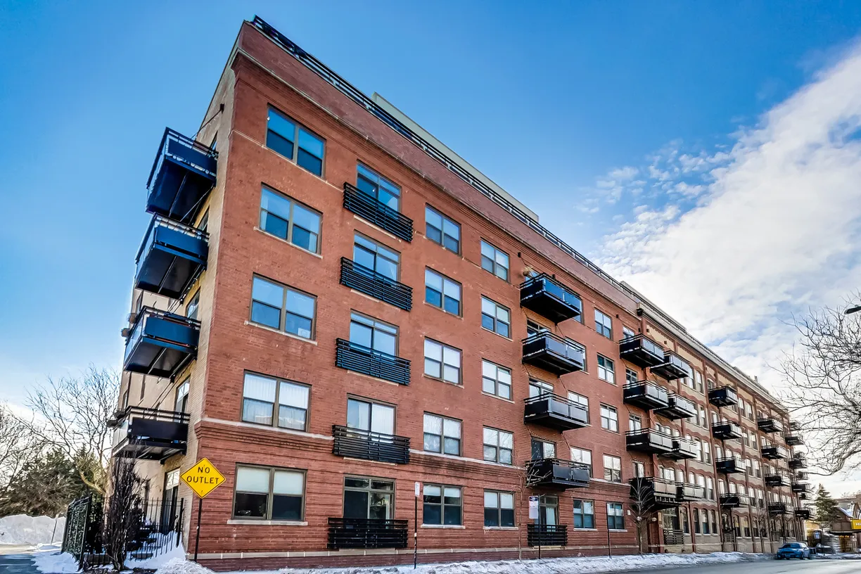 Chicago Real Estate | View 1735 W Diversey Parkway, 610 | 2 Beds, 2 Baths