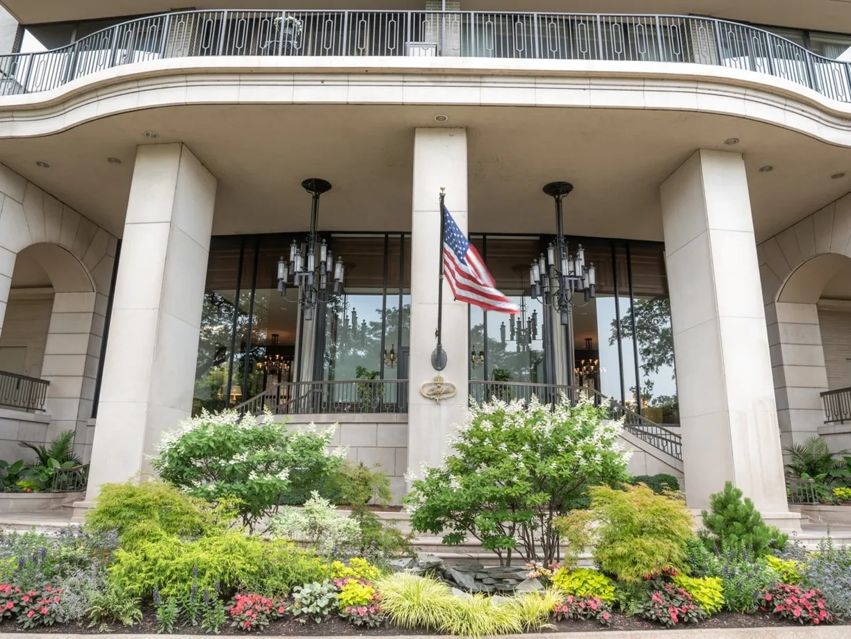 Chicago Real Estate | View 1040 N Lake Shore Drive, 4D | 3 Beds, 2 Baths
