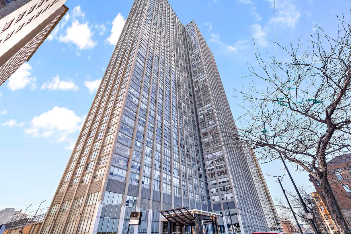 Chicago Real Estate | View 655 W Irving Park Road, 2314 | 1 Bed, 1 Bath