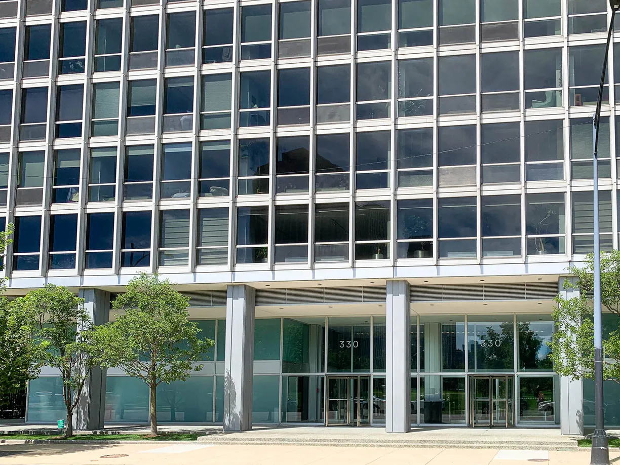 Chicago Real Estate | View 330 W Diversey Parkway, 1902 | 3 Beds, 2 Baths