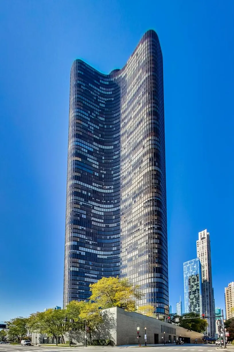 Chicago Real Estate | View 505 N Lake Shore Drive, 5302 | 3 Beds, 2 Baths