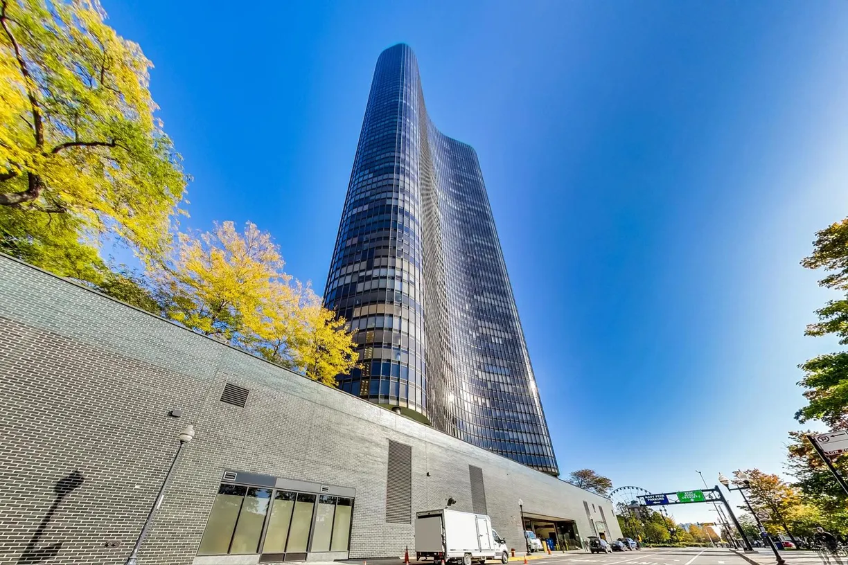 Chicago Real Estate | View 505 N Lake Shore Drive, 5302 | Listing