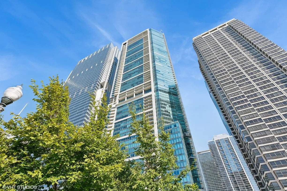 Chicago Real Estate | View 340 E Randolph Street, 301 | 1 Bed, 1 Bath