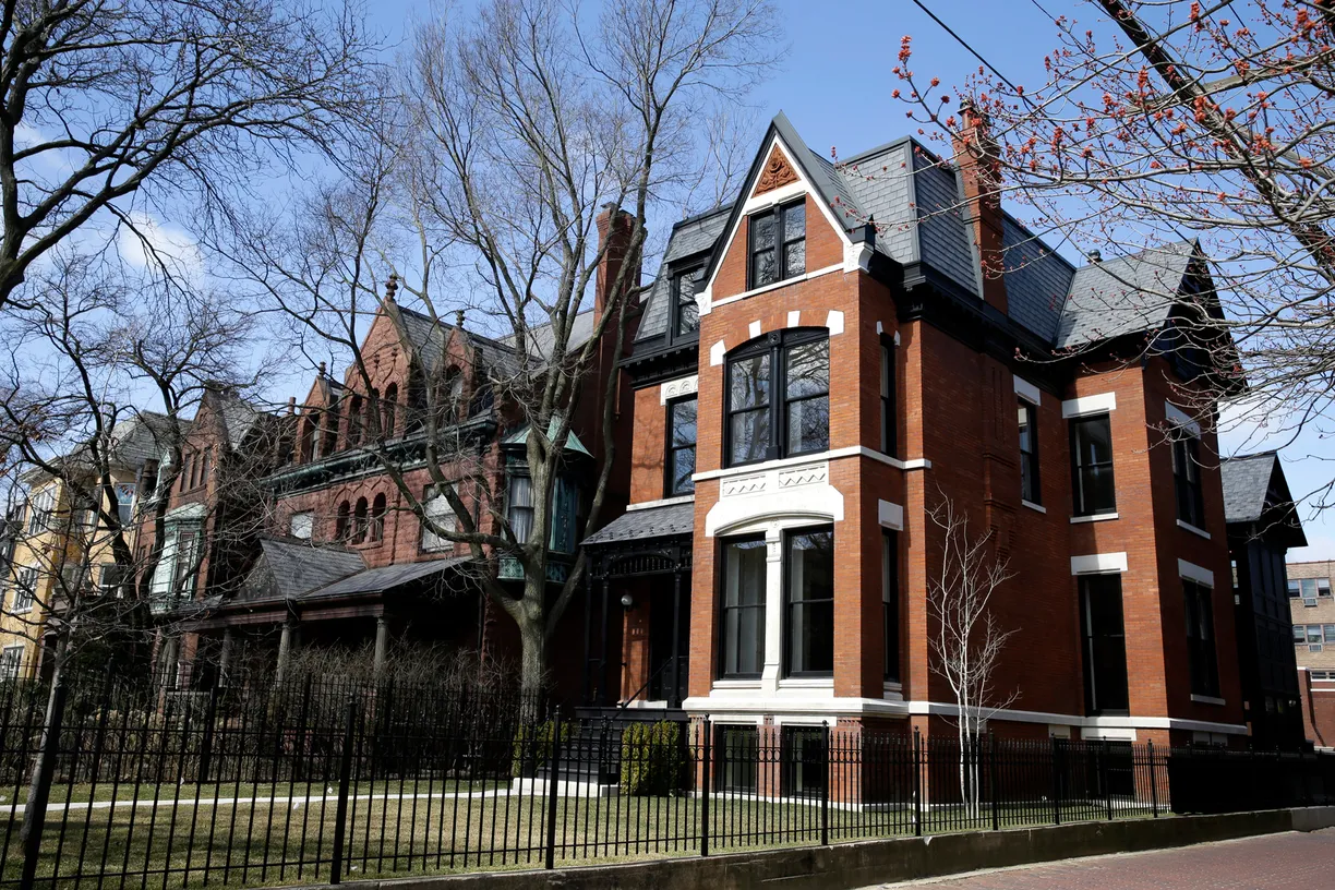 Chicago Real Estate | View 522 W Deming Place | 6 Beds, 5 Baths