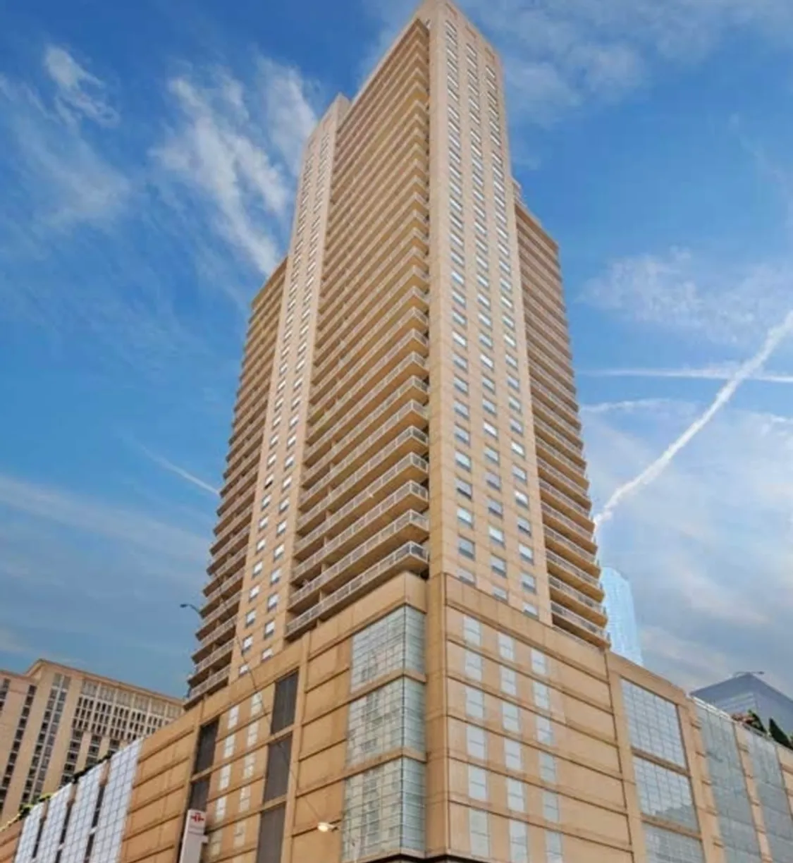 Chicago Real Estate | View 545 N Dearborn Street, 2606 | 1 Bed, 1 Bath