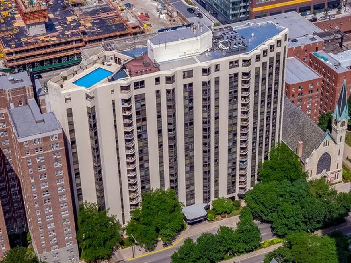 Chicago Real Estate | View 1120 N La Salle Drive, 6C | 1 Bed, 1 Bath
