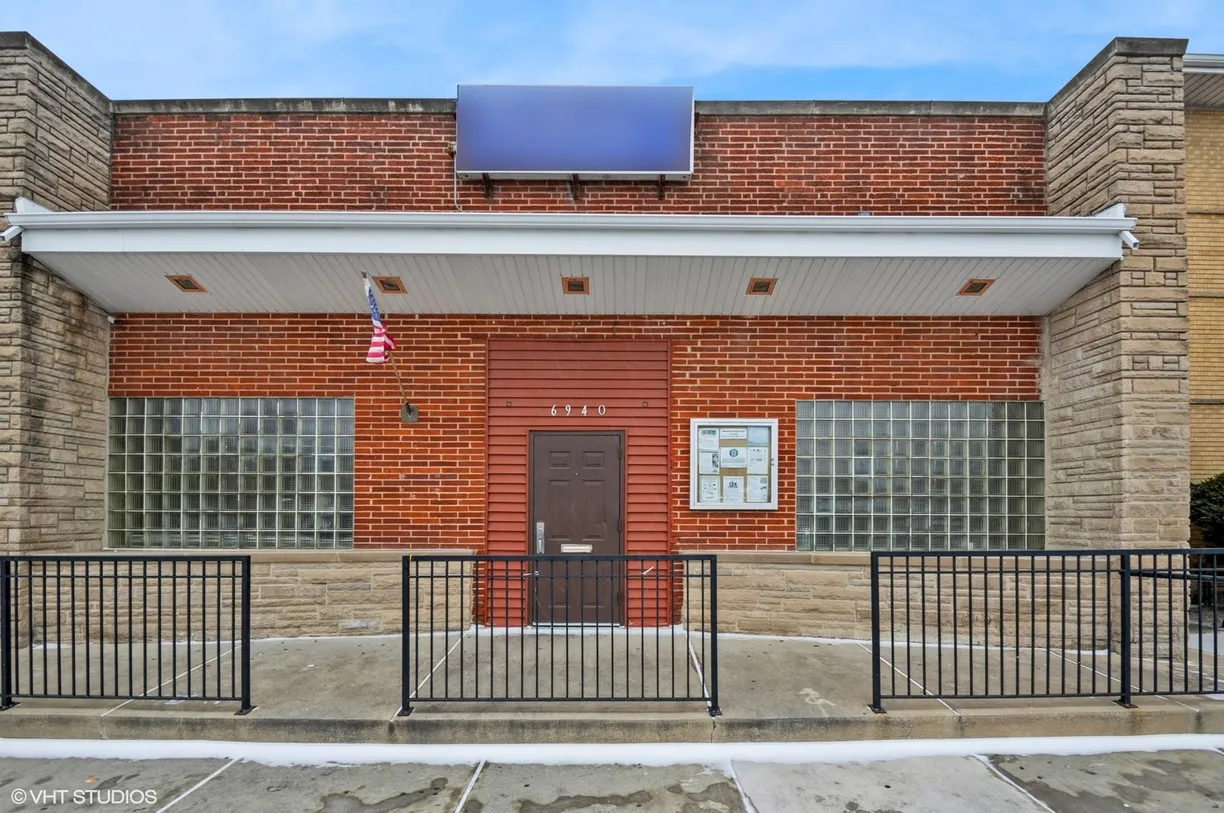Chicago Real Estate | View 6940 W Belmont Avenue