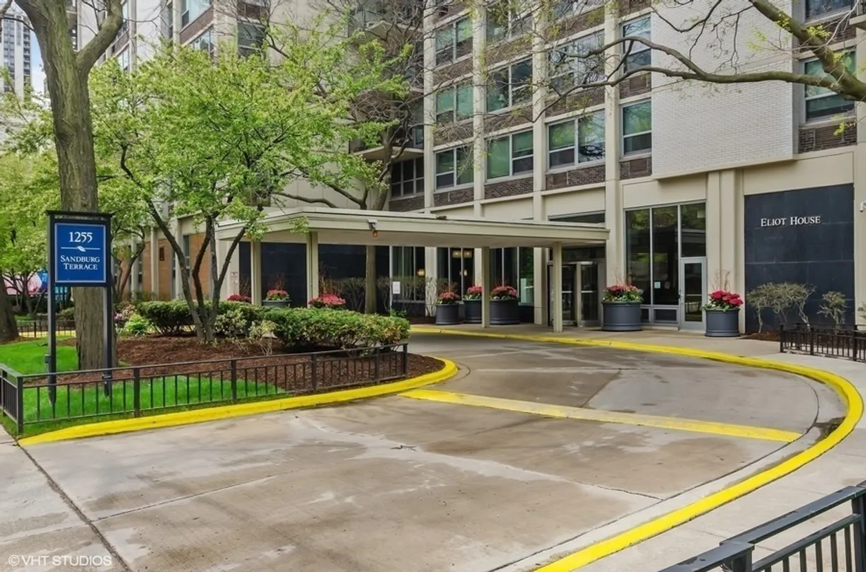 Chicago Real Estate | View 1255 N Sandburg Terrace, 2903 | 2 Beds, 1 Bath