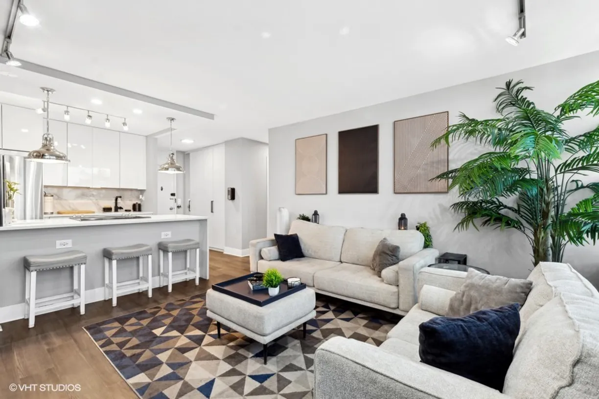 Chicago Real Estate | View 1255 N Sandburg Terrace, 2903 | Listing