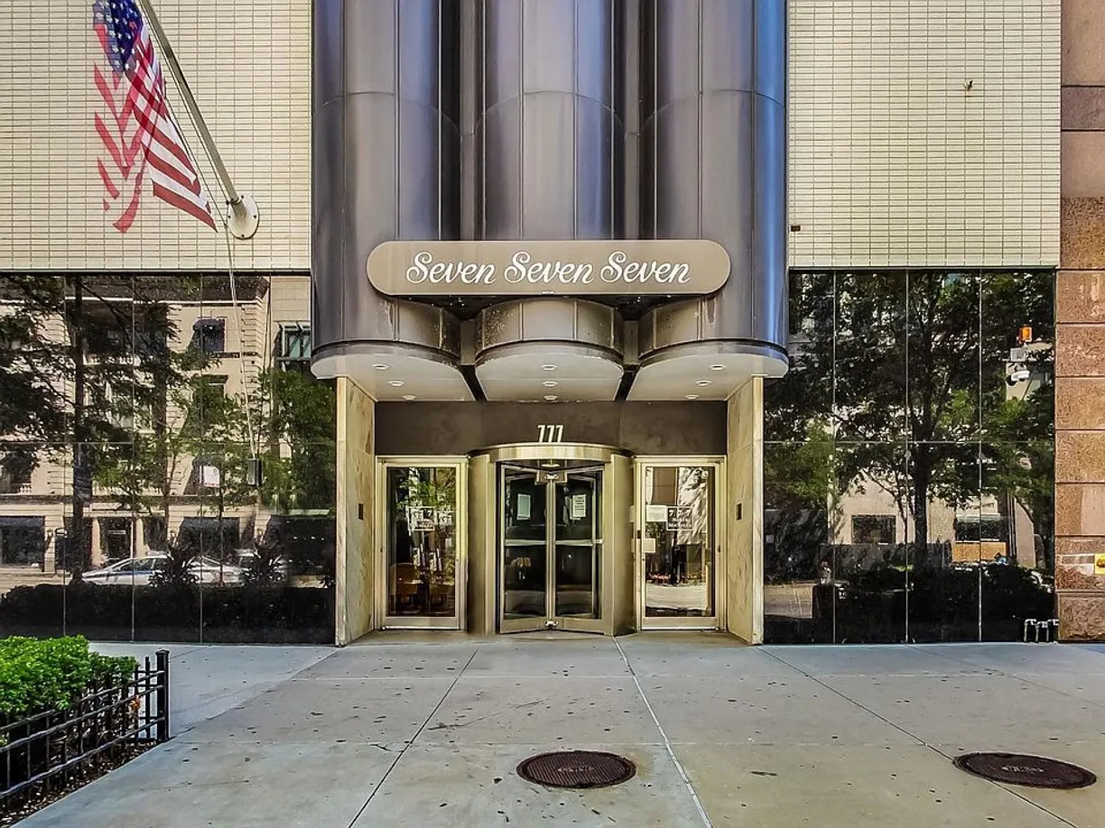 Chicago Real Estate | View 777 N Michigan Avenue, 1009 | 1 Bed, 1 Bath