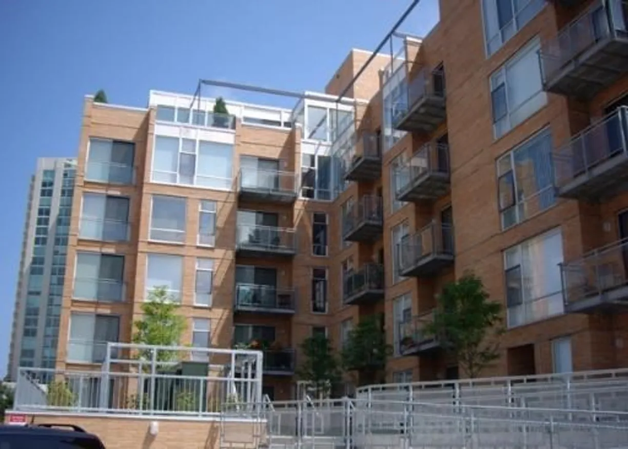 Chicago Real Estate | View 1720 OAK Avenue, 608 | 1 Bed, 1 Bath