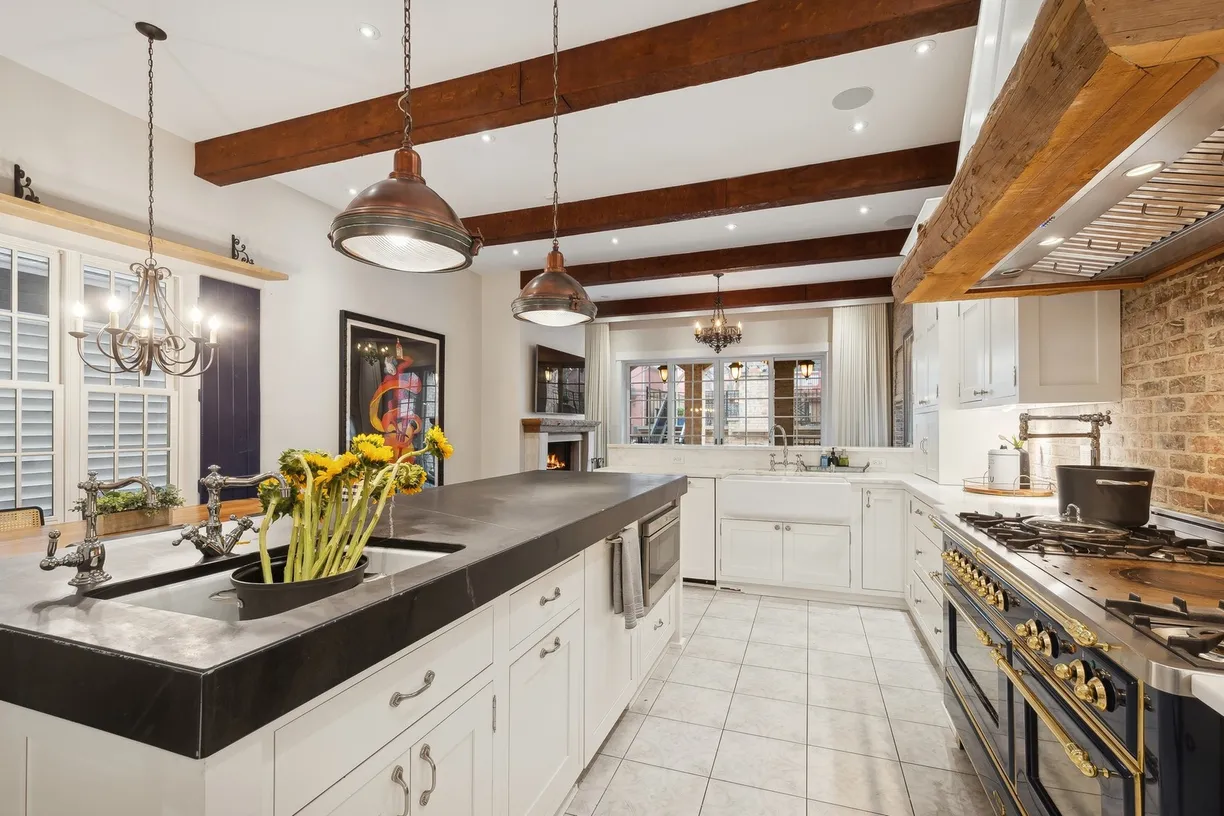 Chicago Real Estate | View 1414 N Mohawk Street | Listing