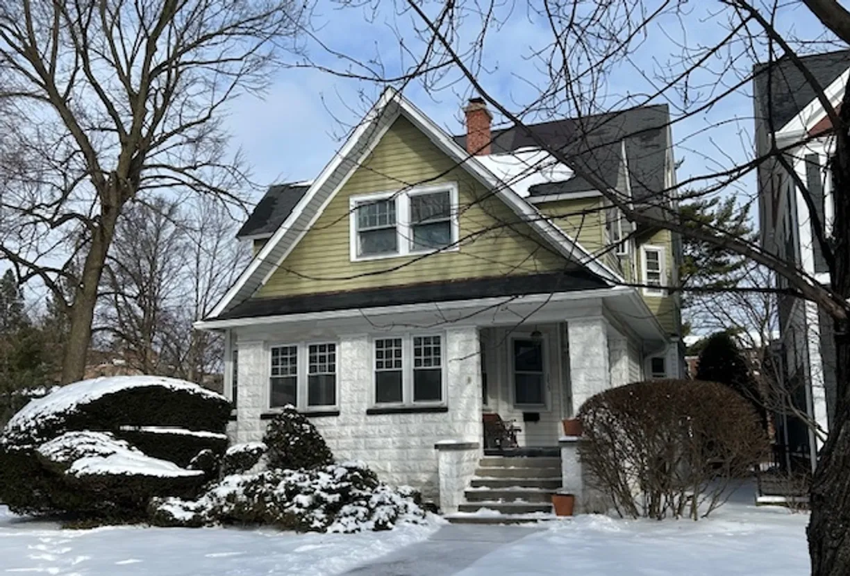 Chicago Real Estate | View 2623 Harrison Street | 4 Beds
