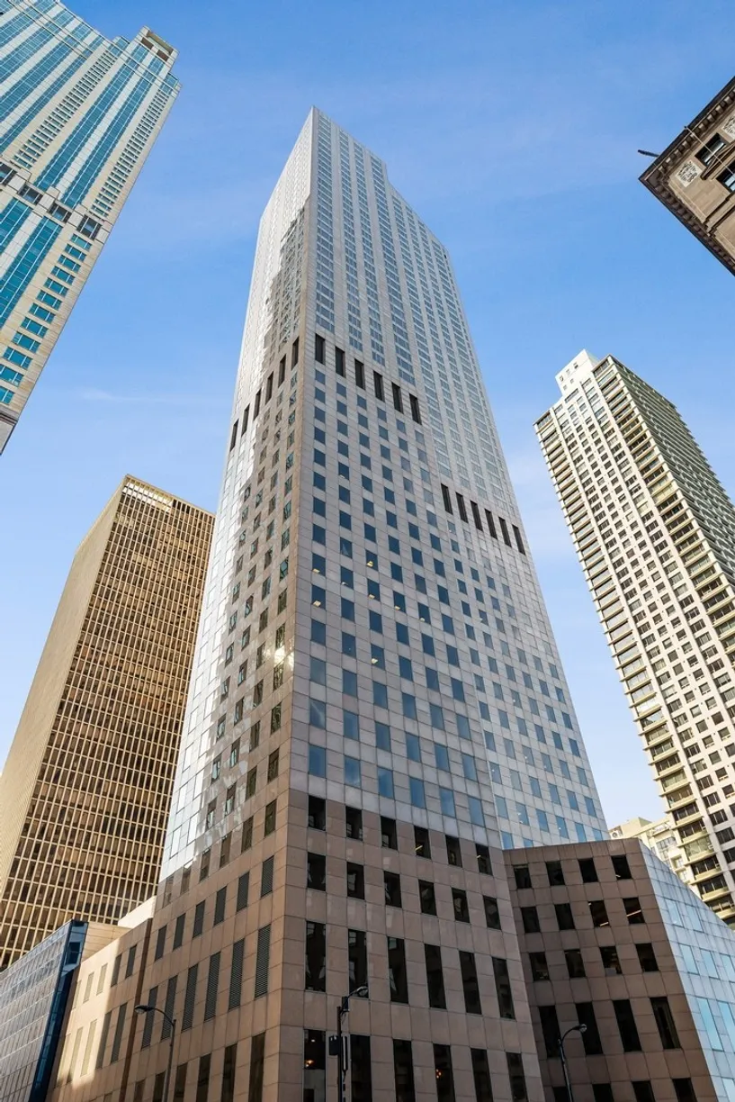 Chicago Real Estate | View 950 N Michigan Avenue, 2402 | 3 Beds, 4 Baths