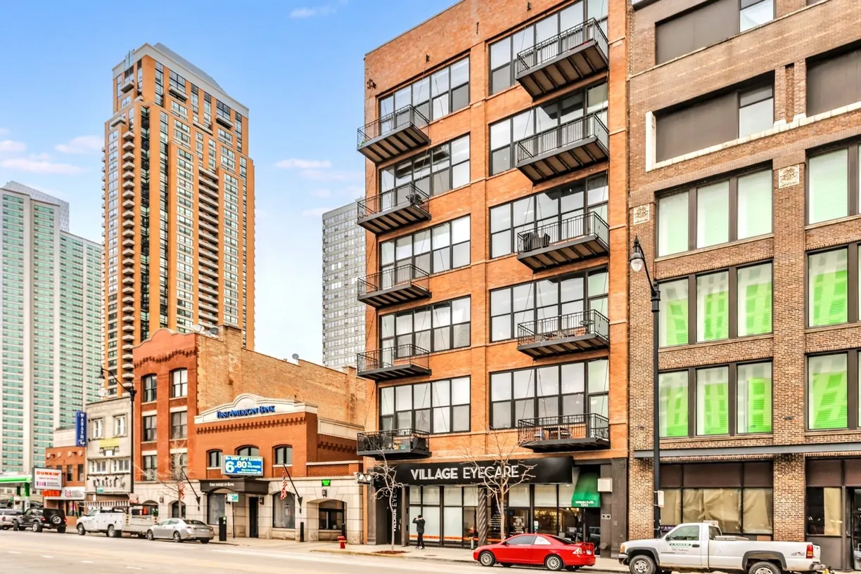 Chicago Real Estate | View 1243 S WABASH Avenue, 403 | 2 Beds, 2 Baths