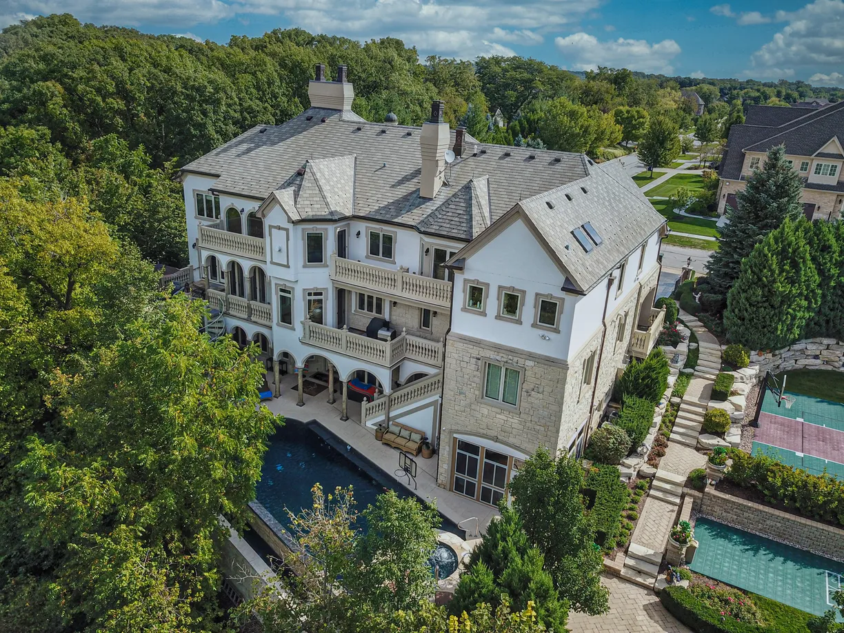 Chicago Real Estate | View 51 Ford Lane | 5 Beds, 8 Baths