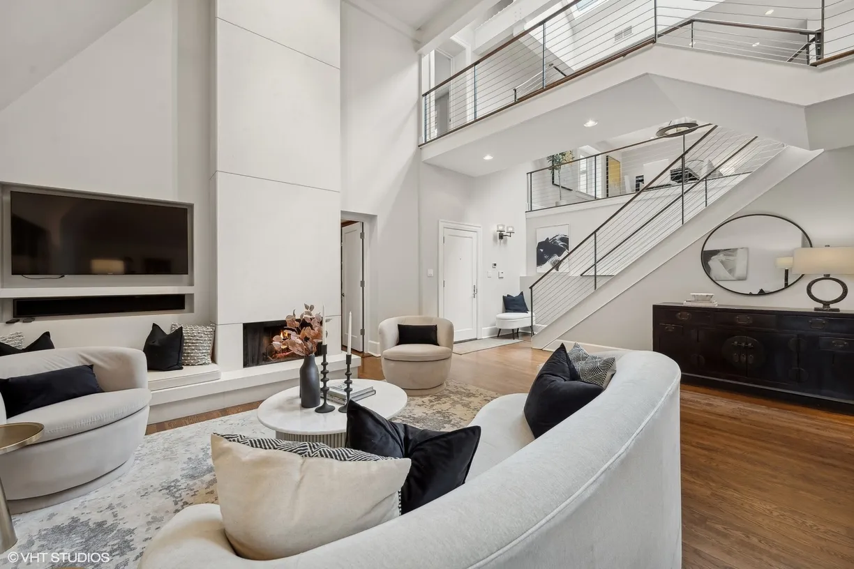 Chicago Real Estate | View 1340 N State Parkway, 4N | Listing