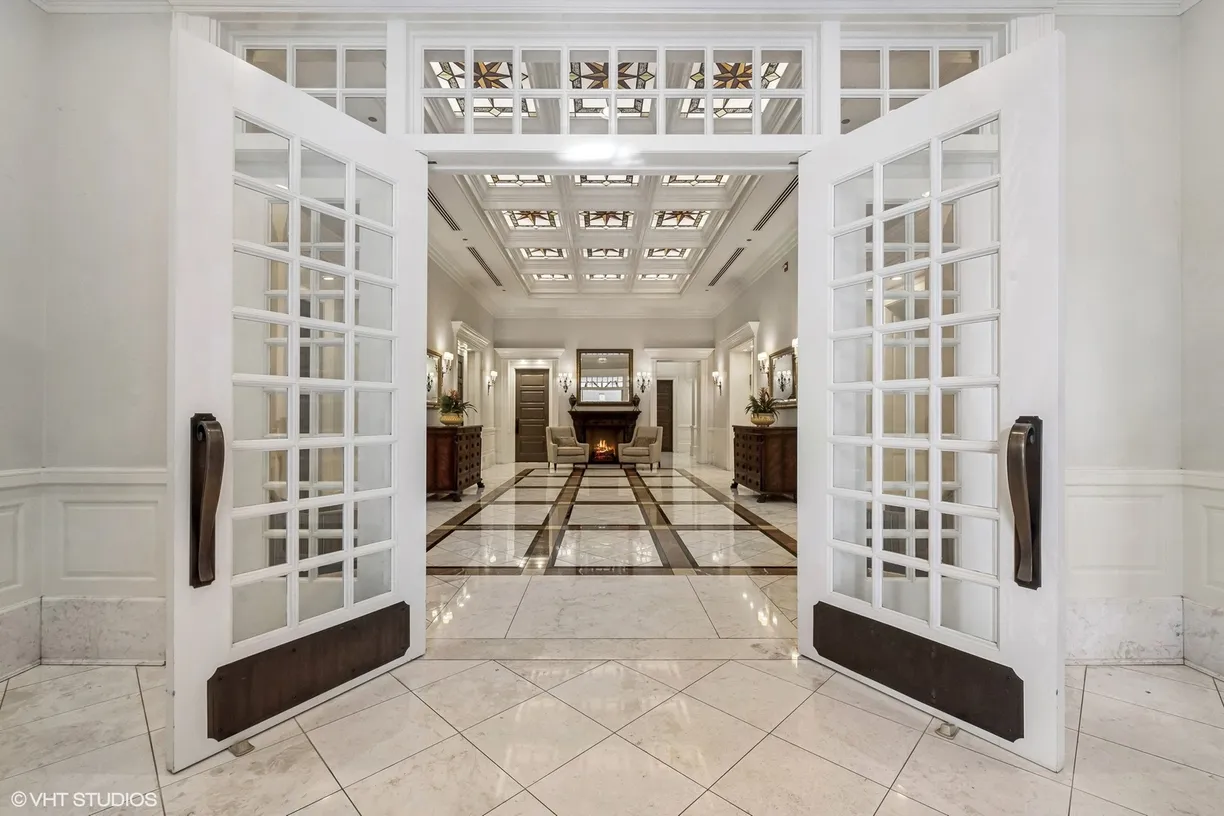 Chicago Real Estate | View 1300 N State Parkway, 701 | Listing