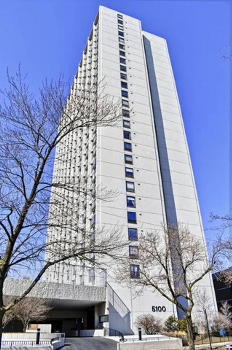 Chicago Real Estate | View 5100 N Marine Drive, 23F | 1 Bed, 1 Bath