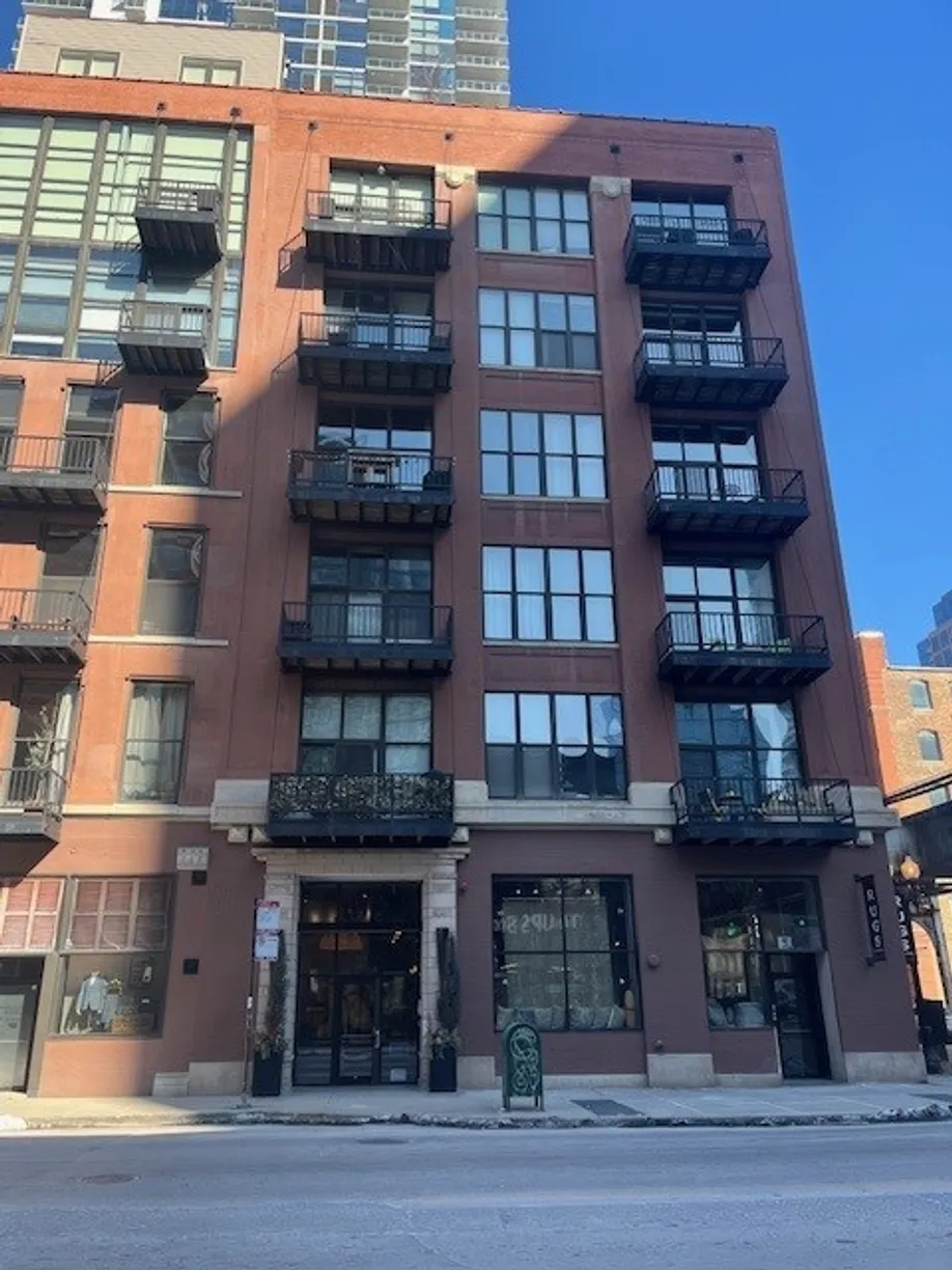 Chicago Real Estate | View 300 W Grand Avenue, 301 | 1 Bed, 1 Bath