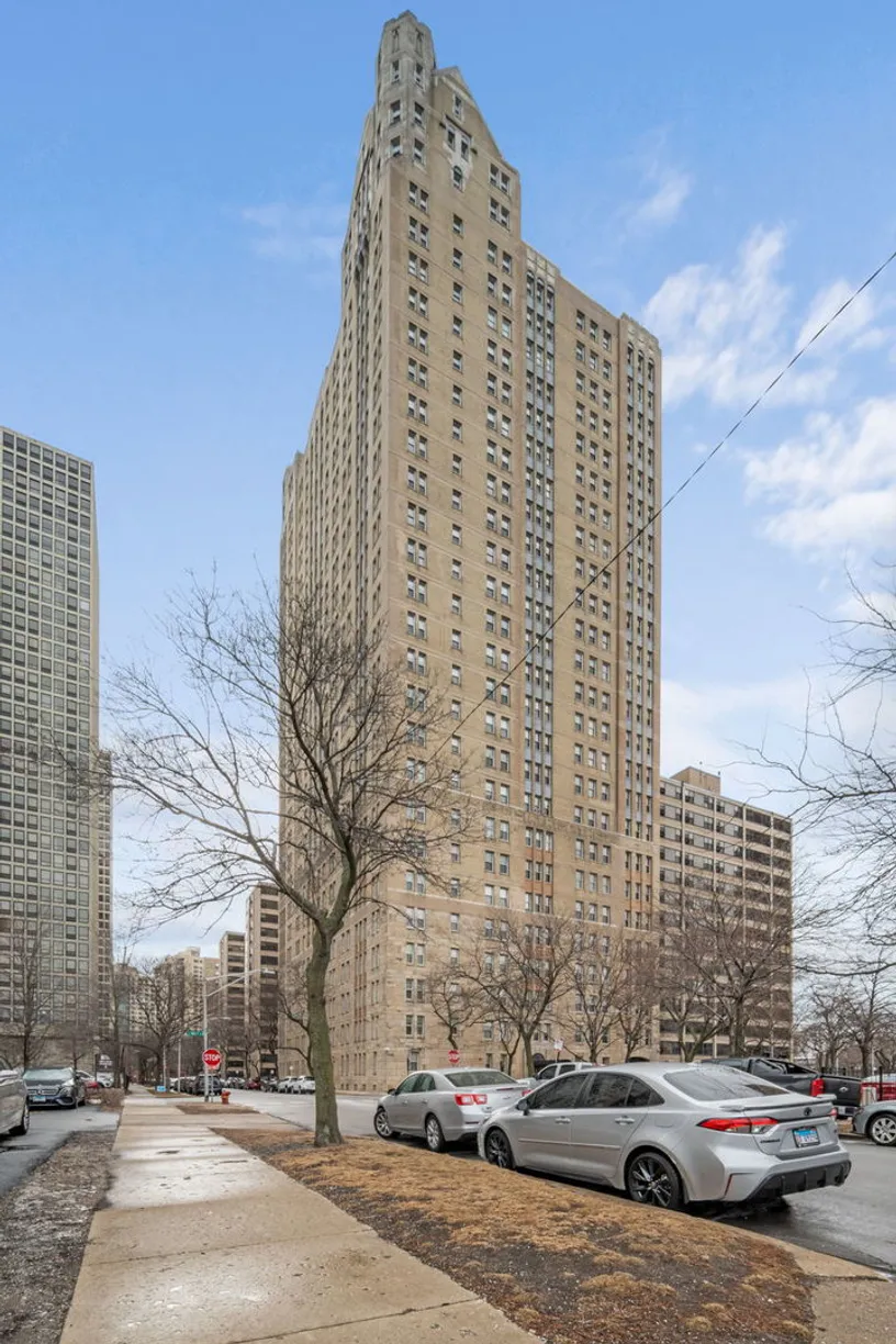 Chicago Real Estate | View 5000 S East End Avenue, 10D | 2 Beds, 2 Baths