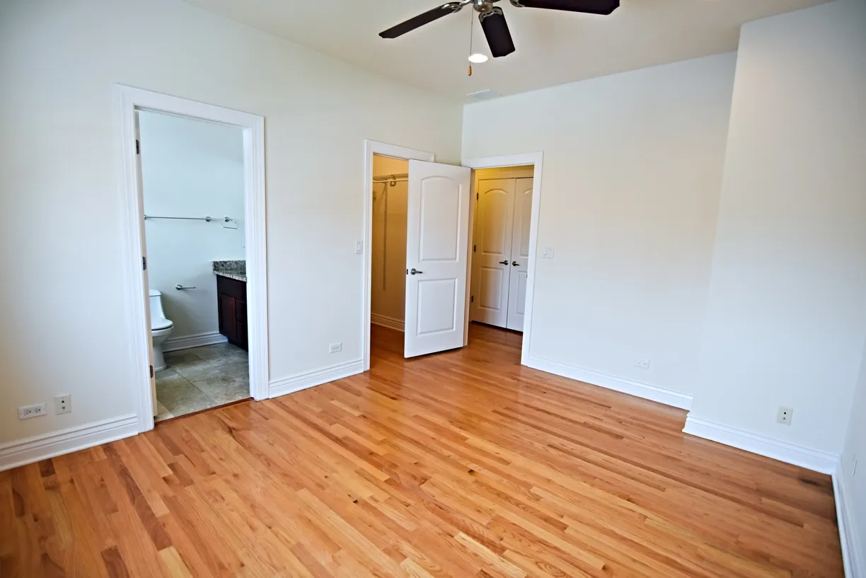 Chicago Real Estate | View 5140 N Clark Street | Listing