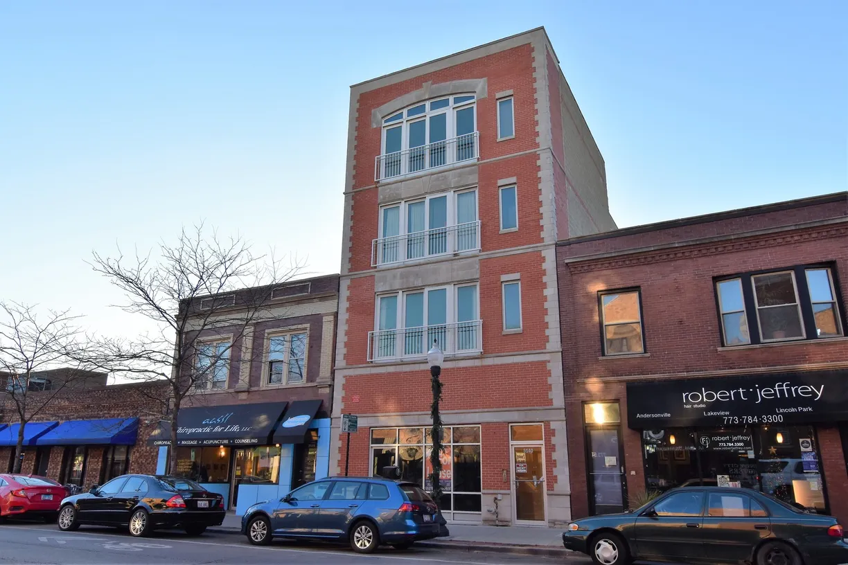 Chicago Real Estate | View 5140 N Clark Street