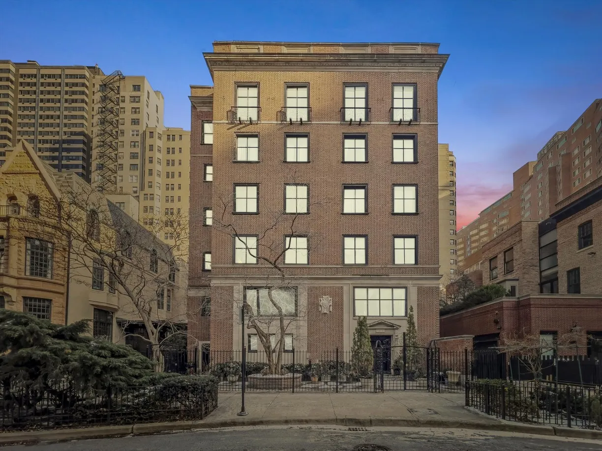Chicago Real Estate | View 1415 N Astor Street, 3 | 5 Beds, 5 Baths