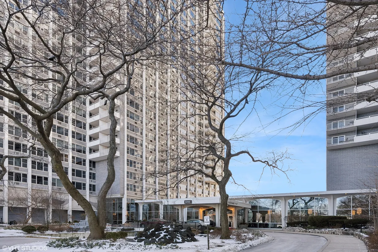 Chicago Real Estate | View 4250 N Marine Drive, 1025 | 1 Bath
