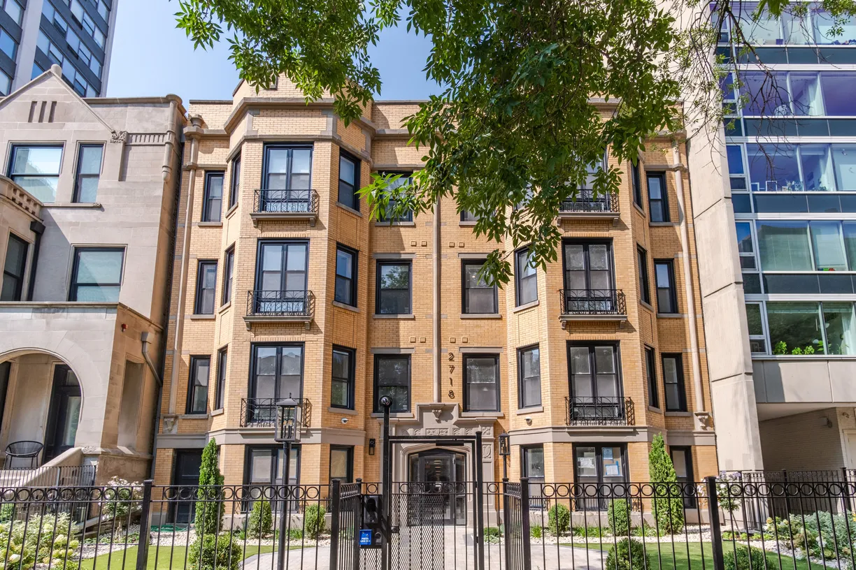 Chicago Real Estate | View 2718 N Hampden Court, 106 | 1 Bed, 1 Bath